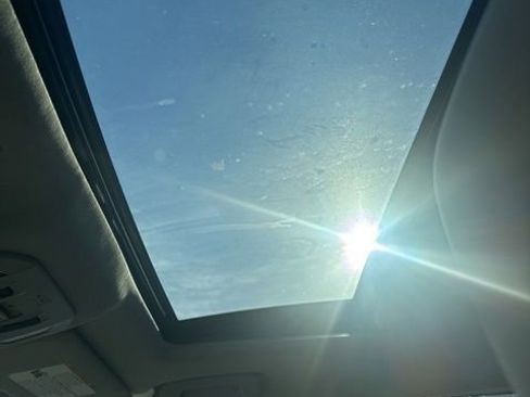 Used 2021 Toyota Highlander XLE FWD image 36