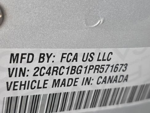 Used 2023 Chrysler Pacifica Touring-L image 49