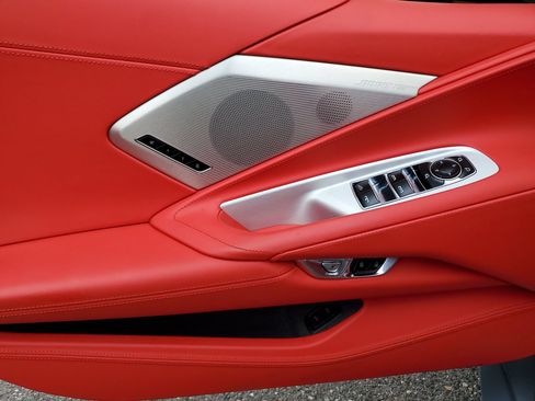 Used 2024 Chevrolet Corvette Stingray Premium Conv w/ Z51 Performance Package RWD image 10