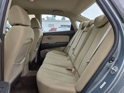 Used 2010 Hyundai Elantra GLS FWD image 9