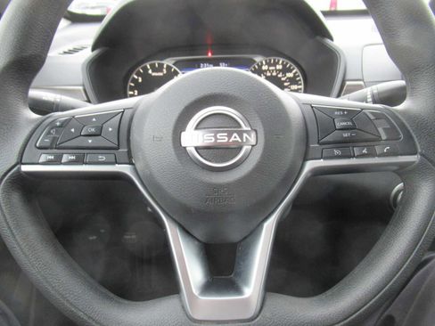 Used 2024 Nissan Altima 2.5 SV image 22