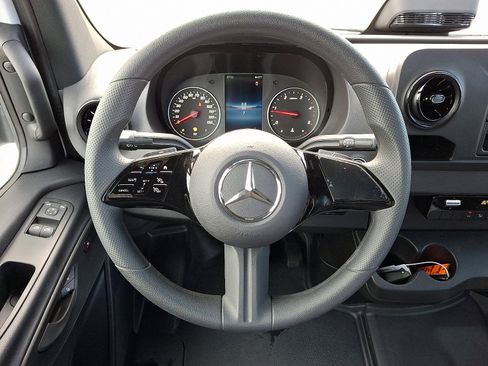 New 2025 Mercedes-Benz Sprinter 144 Cargo image 17