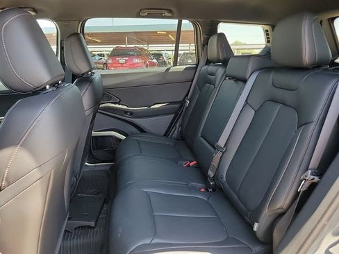 Used 2026 Jeep Cherokee Limited AWD/4WD image 8
