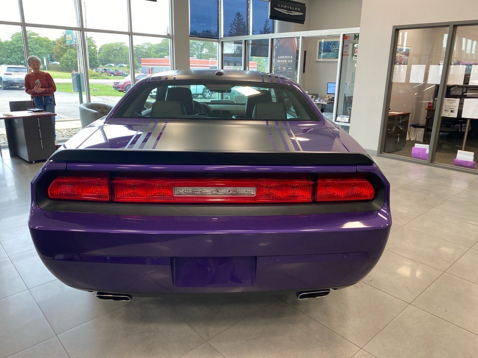 Used 2014 Dodge Challenger R/T RWD image 4