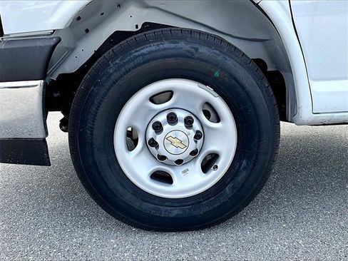 New 2025 Chevrolet Express 3500 w/ Power Convenience Package image 7