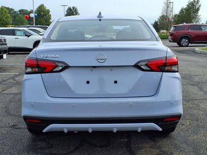 New 2025 Nissan Versa SV w/ Trunk Package