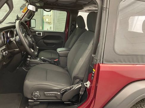 Used 2021 Jeep Wrangler Sport AWD/4WD image 18