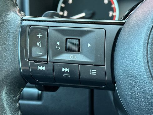 Used 2022 Nissan Rogue SL FWD image 24