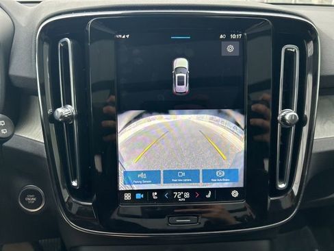 Certified 2025 Volvo XC40 B5 Core image 23