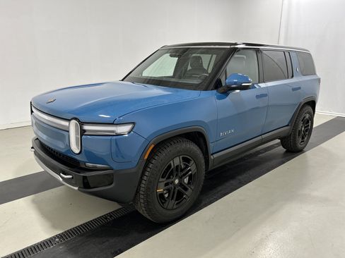 Used 2025 Rivian R1S Adventure AWD/4WD image 1