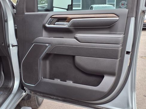 Used 2024 GMC Sierra 2500 SLE image 13