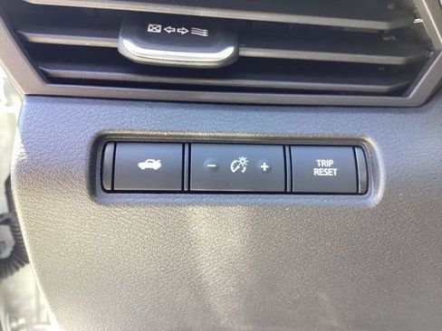 Used 2025 Nissan Altima 2.5 SR FWD image 9