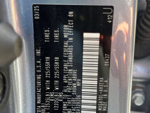 Used 2025 Toyota Corolla Cross XLE FWD image 33