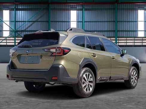 Used 2024 Subaru Outback Premium AWD/4WD image 5