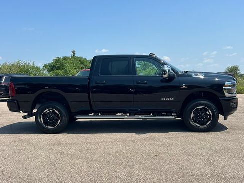 Used 2025 RAM 2500 Laramie AWD/4WD image 45