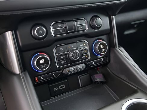 Used 2024 Chevrolet Tahoe Z71 w/ Off-Road Capability Package image 23