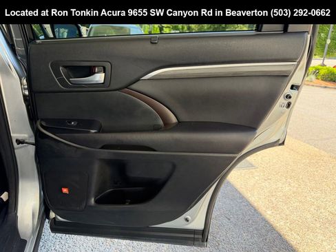 Used 2017 Toyota Highlander Limited AWD/4WD image 28