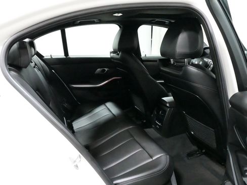Used 2023 BMW 330i xDrive Sedan w/ Premium Package AWD/4WD image 9