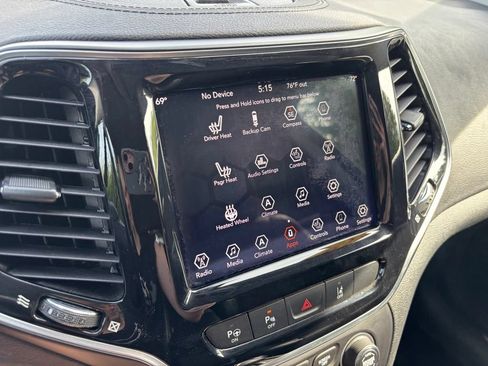 Used 2019 Jeep Cherokee Limited w/ Technology Group AWD/4WD image 31