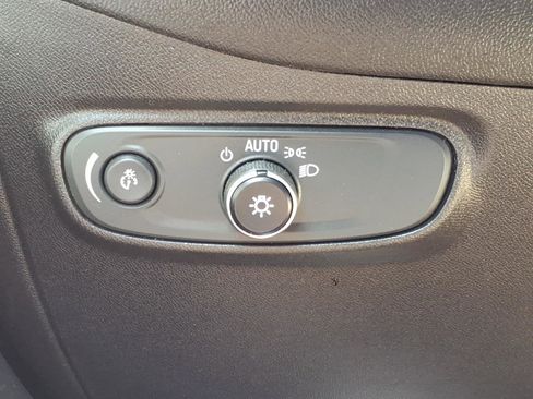 Used 2019 Chevrolet Equinox LS w/ LS Convenience Package image 16