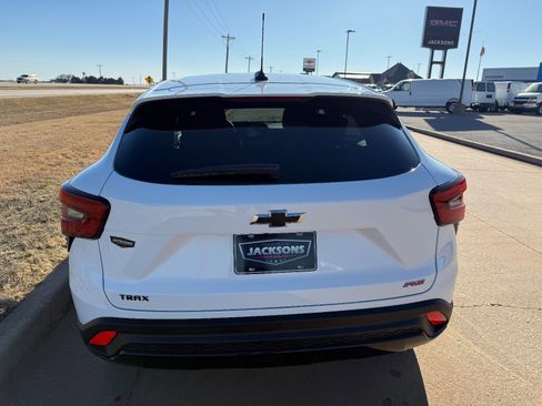 New 2026 Chevrolet Trax RS w/ Sunroof Package image 4
