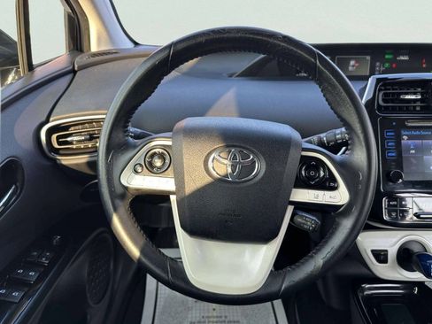 Used 2018 Toyota Prius Three FWD image 26