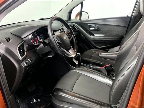 Used 2019 Chevrolet Trax LT w/ Driver Confidence Package FWD image 13
