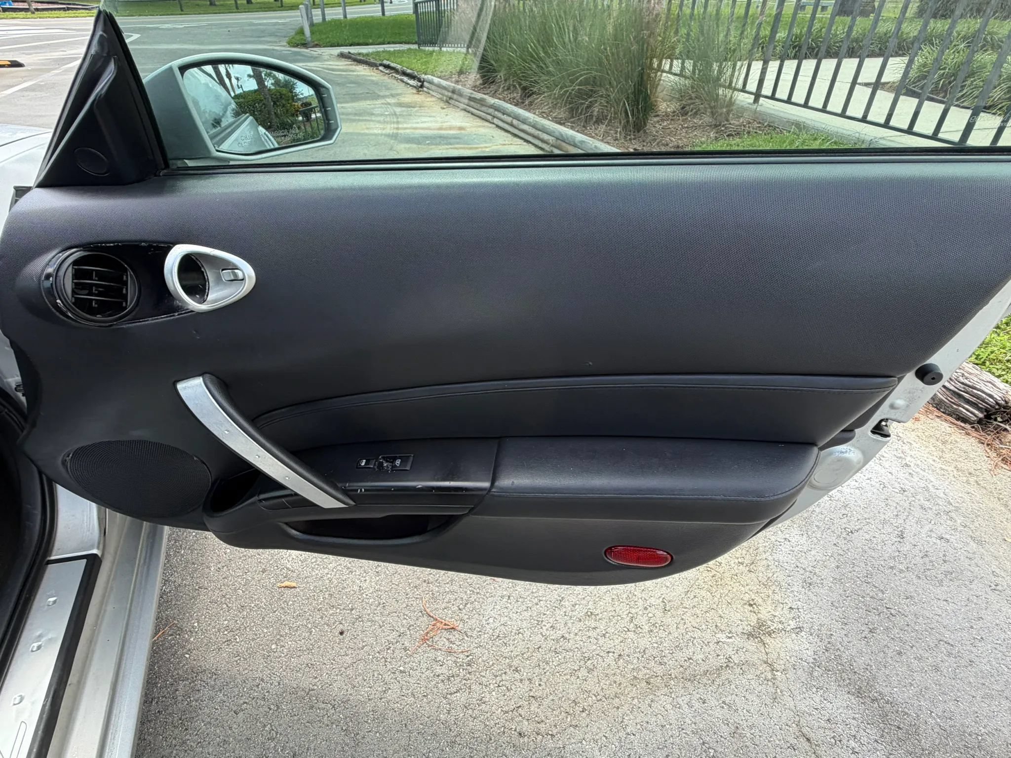 Used 2006 Nissan 350Z Enthusiast RWD image 16