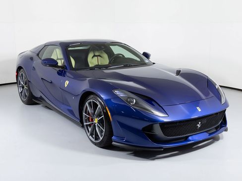 Used 2021 Ferrari 812 GTS image 7