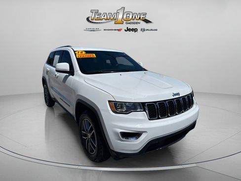 Used 2018 Jeep Grand Cherokee Laredo RWD image 1