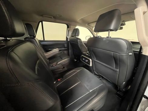 Used 2024 Ford Expedition XLT image 12