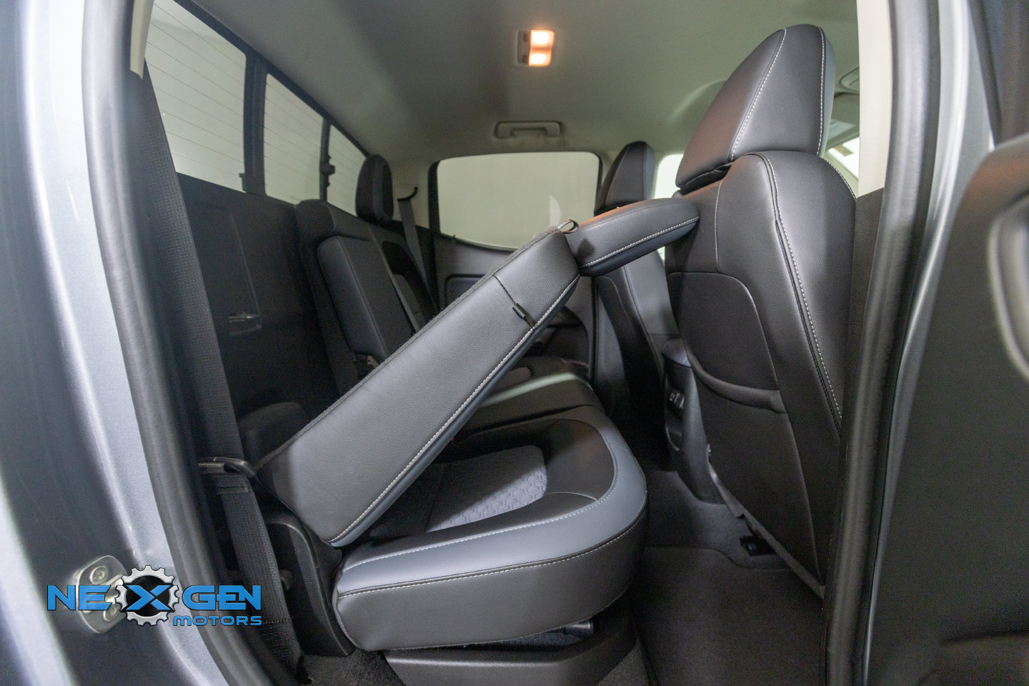 Used 2022 Chevrolet Colorado Z71 AWD/4WD image 42