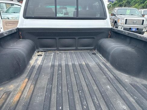 Used 2001 Toyota Tacoma PreRunner RWD image 16