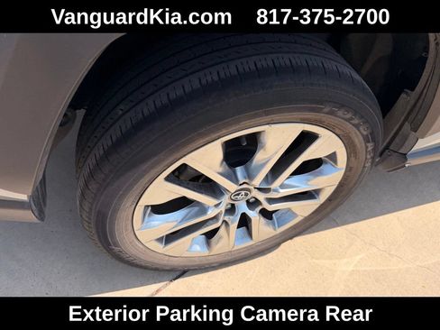 Used 2021 Toyota RAV4 XLE Premium FWD image 10