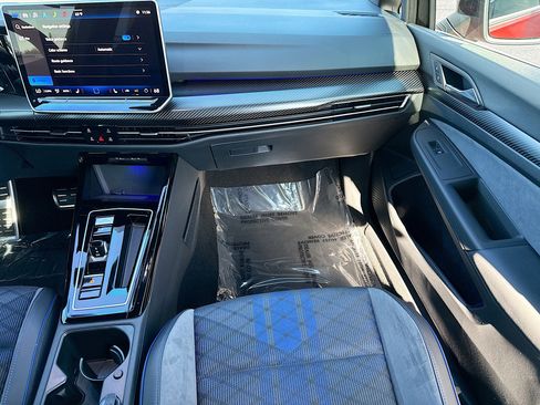 Used 2025 Volkswagen Golf R Black Edition image 17