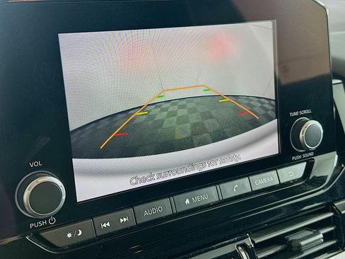 Used 2025 Nissan Pathfinder SV image 22