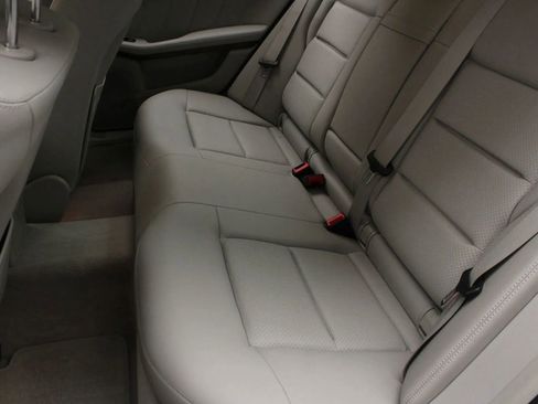 Used 2012 Mercedes-Benz E 350 4MATIC Sedan image 24