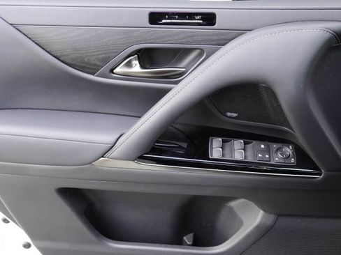 Used 2025 Lexus LX 600 4WD w/ Interior Upgrade Package image 31
