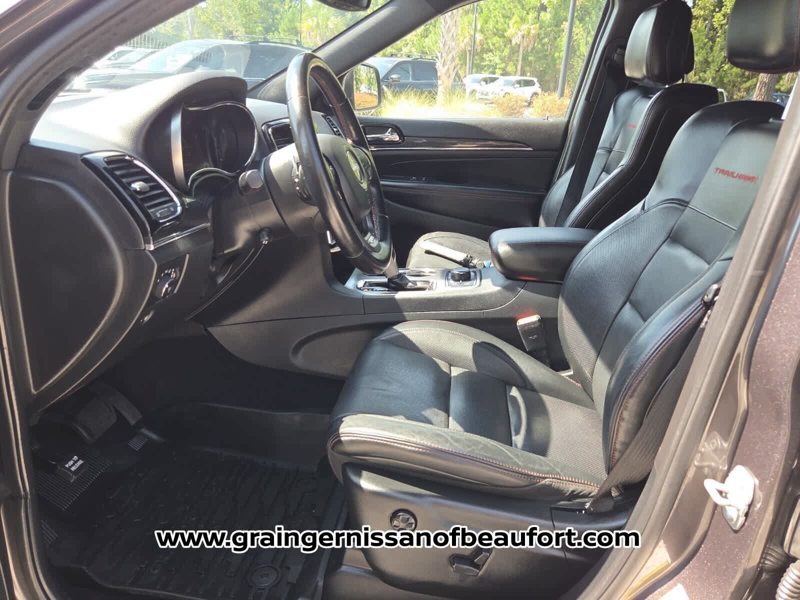 Used 2020 Jeep Grand Cherokee Trailhawk w/ Trailhawk Luxury Group AWD/4WD image 3