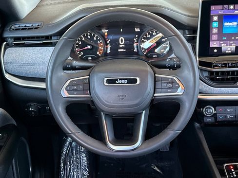Used 2024 Jeep Compass Latitude AWD/4WD image 18