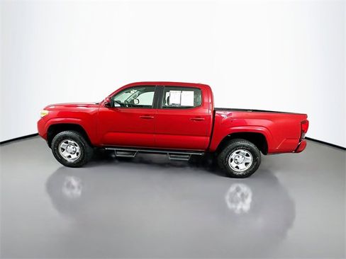 Used 2018 Toyota Tacoma SR image 4