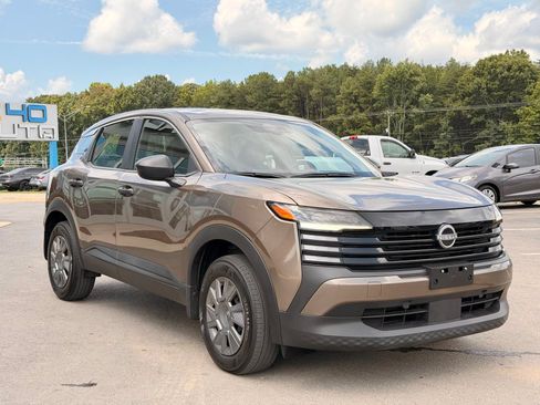 Used 2025 Nissan Kicks S AWD/4WD image 7