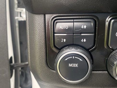 Used 2023 Chevrolet Suburban High Country image 48