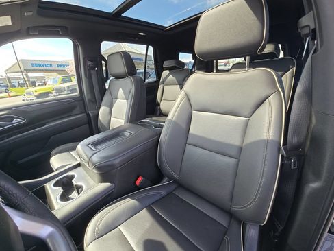 Used 2022 GMC Yukon SLT w/ SLT Luxury Package AWD/4WD image 17