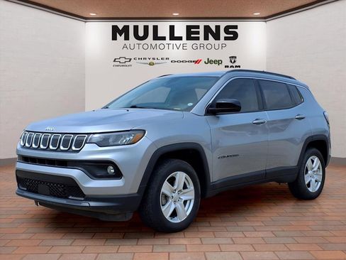 Used 2022 Jeep Compass Latitude AWD/4WD image 1