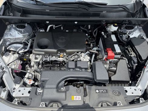 Used 2025 Toyota RAV4 XLE FWD image 31