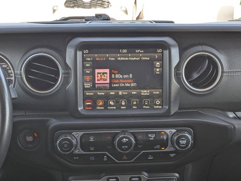 Used 2022 Jeep Wrangler Unlimited Sahara image 21