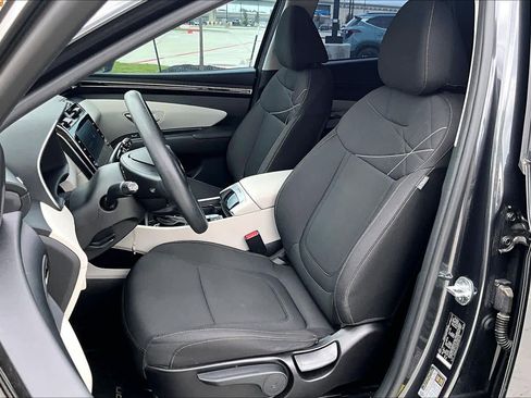 Used 2022 Hyundai Tucson SE image 8