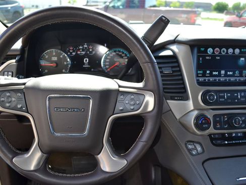 Used 2017 GMC Yukon Denali w/ Open Road Package AWD/4WD image 17