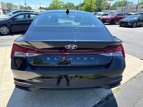 Certified 2023 Hyundai Elantra SEL w/ Convenience Package FWD image 16
